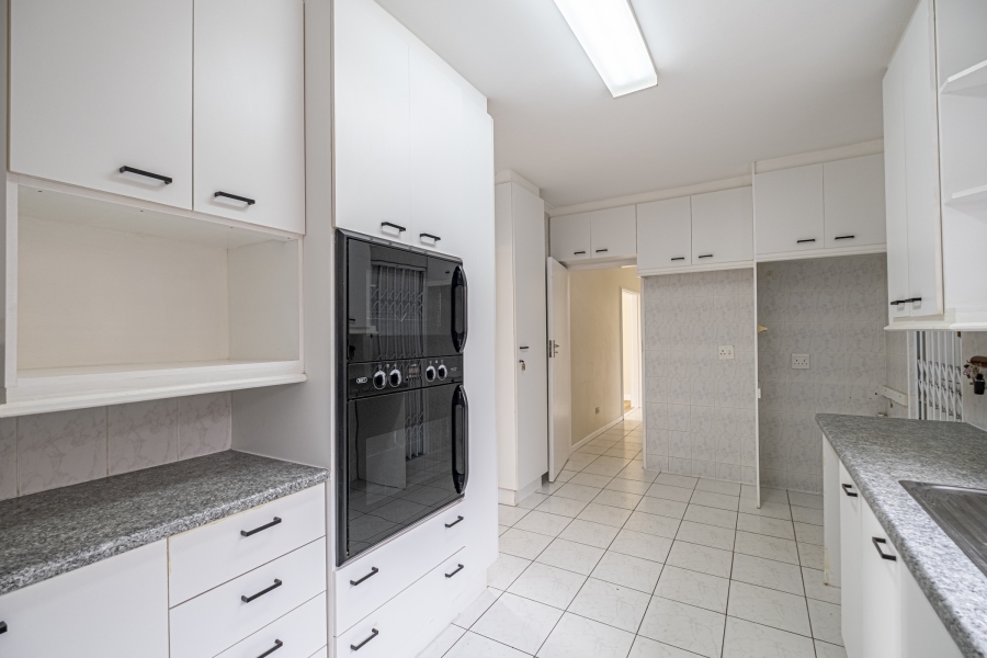 4 Bedroom Property for Sale in Summerstrand Eastern Cape